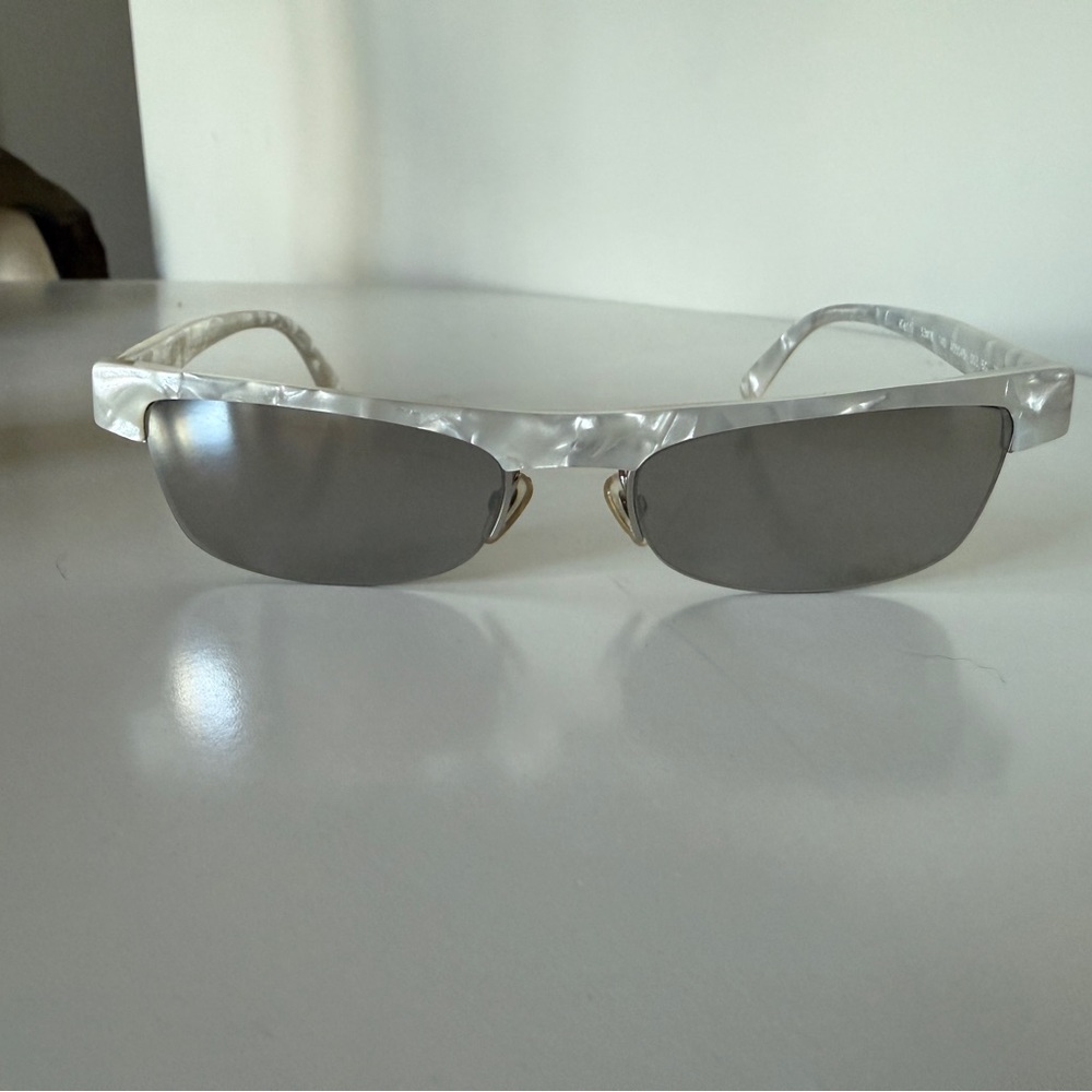 Chic White Sunglasses with Silver Lenses